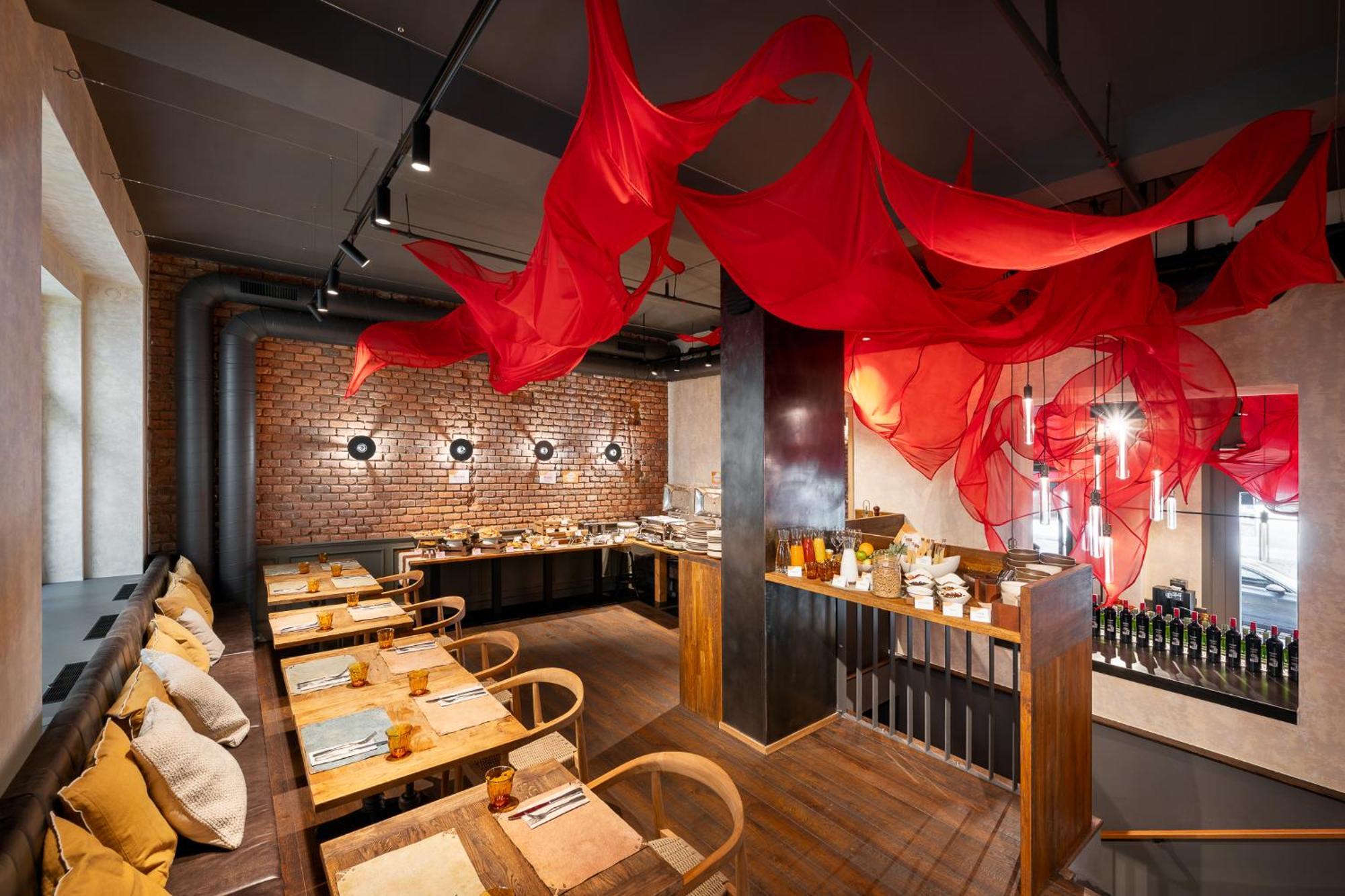 玛尼ea酒店 4*